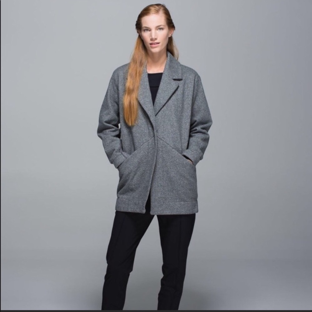 Lululemon Cozy Car Coat. Gray. Size 4.